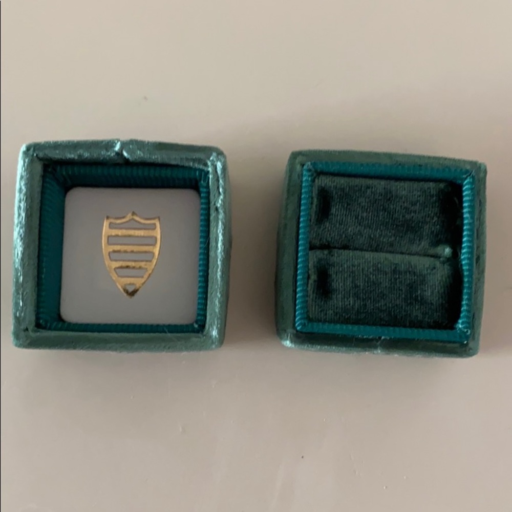 Mrs. Box - Picture 2 of 2